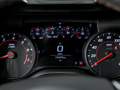 Used 2021 Chevrolet Camaro ZL1 RWD image 23