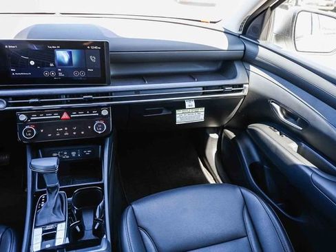 Certified 2025 Hyundai Tucson SEL image 18