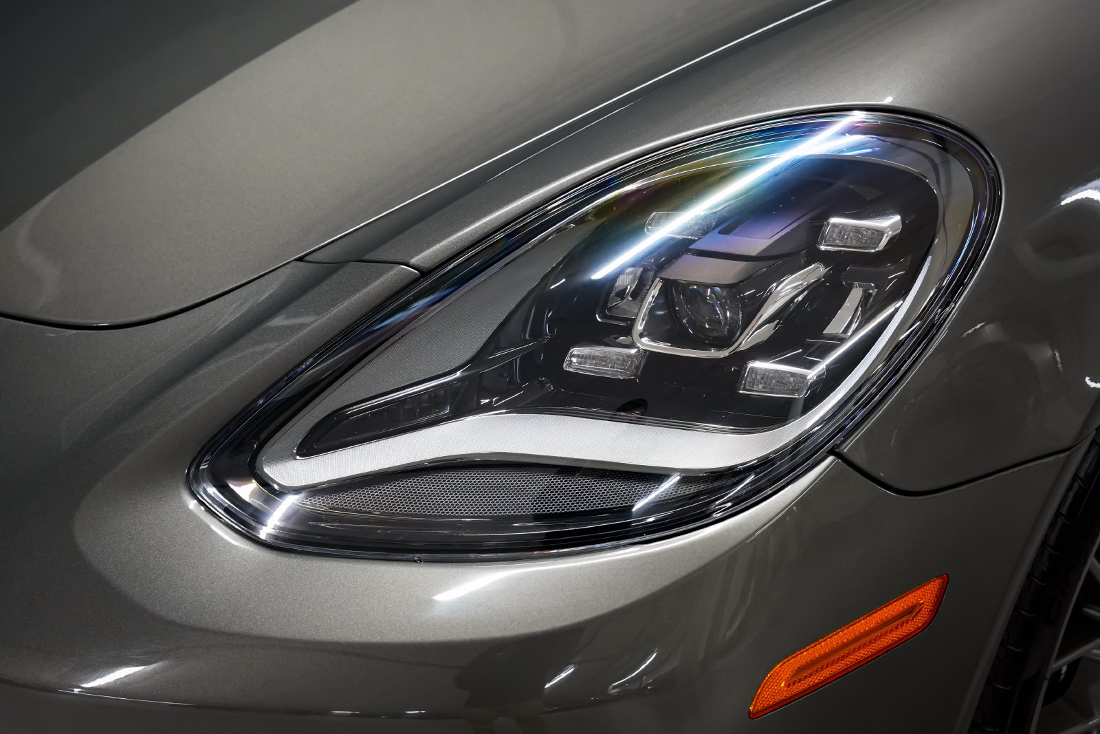 Used 2023 Porsche Panamera Platinum Edition RWD image 36
