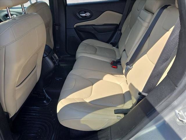 Used 2016 Jeep Cherokee Limited FWD image 19