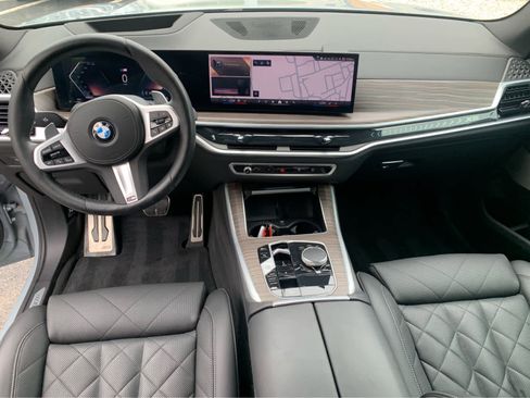 Used 2024 BMW X5 xDrive40i w/ M Sport Package AWD/4WD image 10
