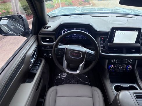Used 2024 GMC Yukon SLT w/ SLT Luxury Package RWD image 26