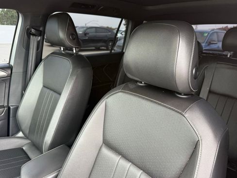 Used 2023 Volkswagen Tiguan SE R-Line FWD image 15