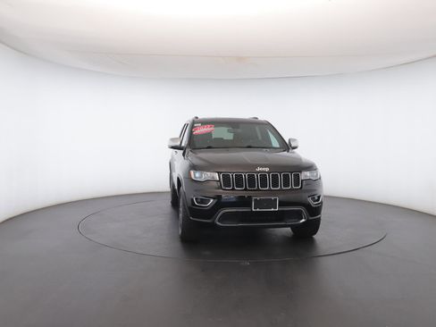 Used 2022 Jeep Grand Cherokee Limited image 37