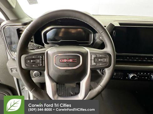 Used 2025 GMC Sierra 1500 Elevation AWD/4WD image 7