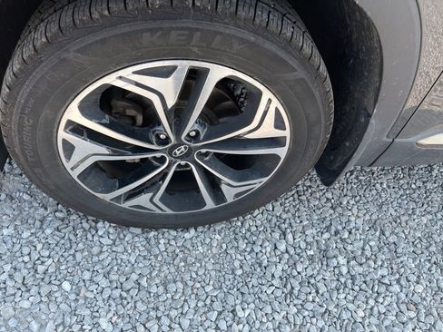 Used 2020 Hyundai Santa Fe Limited AWD/4WD image 21
