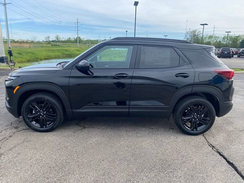 New 2026 Chevrolet TrailBlazer LT w/ Midnight Edition AWD/4WD image 4