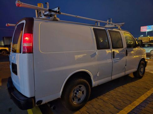 Used 2014 Chevrolet Express 2500 image 4