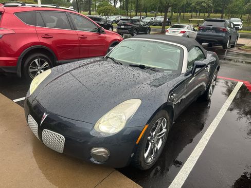 Used 2007 Pontiac Solstice Convertible w/ Premium Package RWD image 2