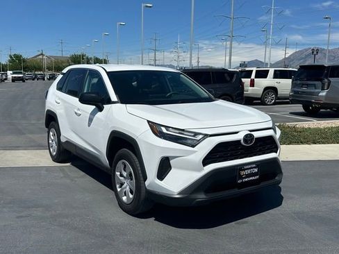 Used 2023 Toyota RAV4 LE AWD/4WD image 28
