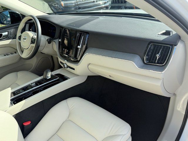 Used 2024 Volvo XC60 B5 Plus w/ Protection Package AWD/4WD image 19
