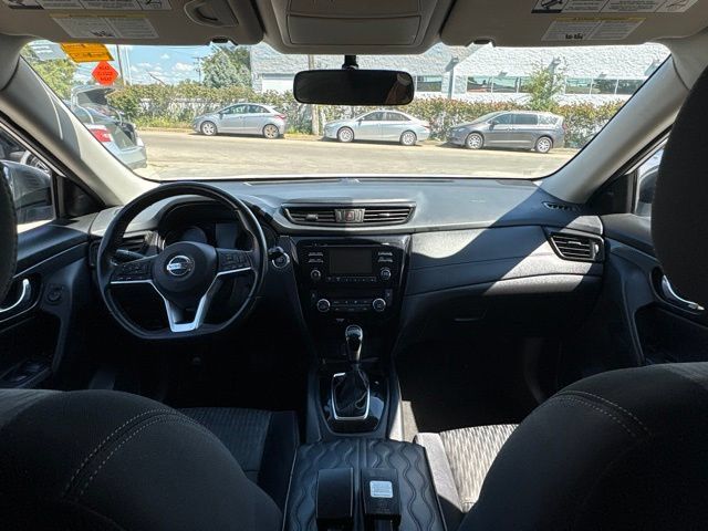 Used 2017 Nissan Rogue SV FWD image 16