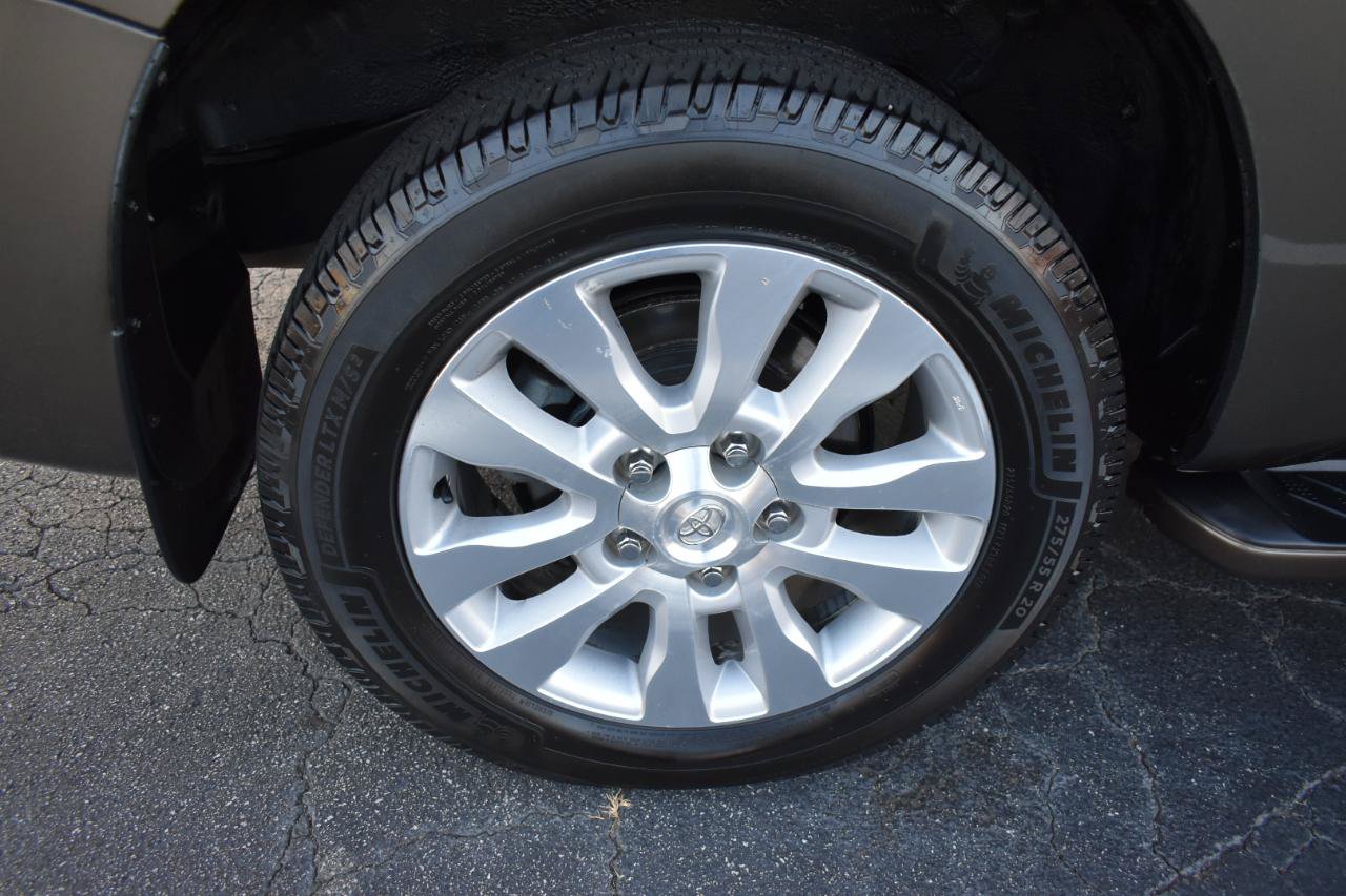 Used 2014 Toyota Sequoia Platinum RWD image 38