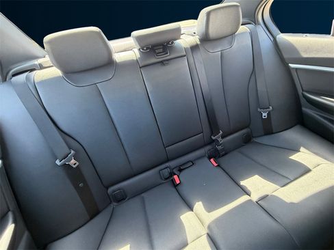 Used 2018 BMW 330e image 18