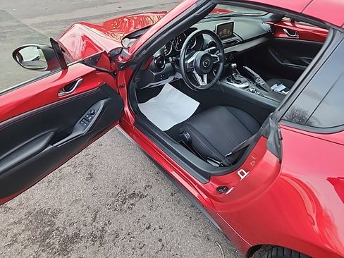 Used 2017 MAZDA MX-5 Miata RF Club image 16