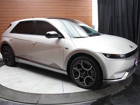Used 2024 Hyundai Ioniq 5 Limited image 35