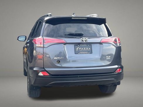 Used 2018 Toyota RAV4 XLE AWD/4WD image 3