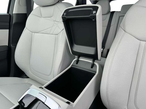 New 2025 Hyundai Tucson SE image 18