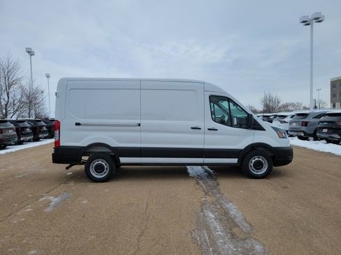 New 2026 Ford Transit 250 148 Medium Roof RWD image 4