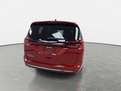 New 2026 Chrysler Pacifica Select FWD image 8