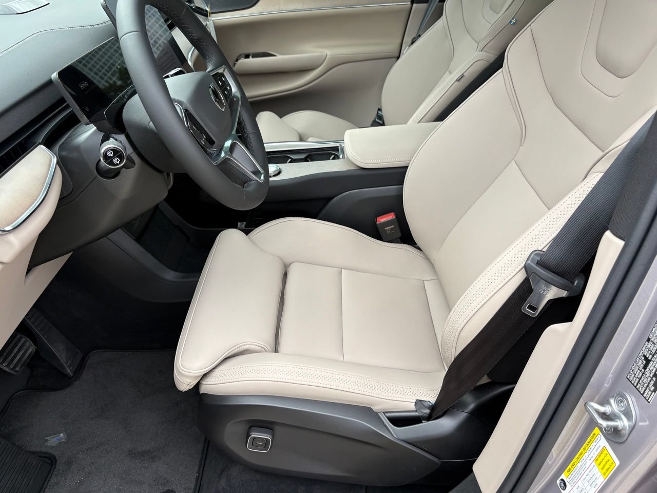 New 2026 Volvo EX90 Plus RWD image 16