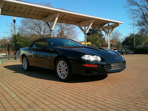 Used 2002 Chevrolet Camaro Z28 w/ SS Performance/Appearance Pkg image 4