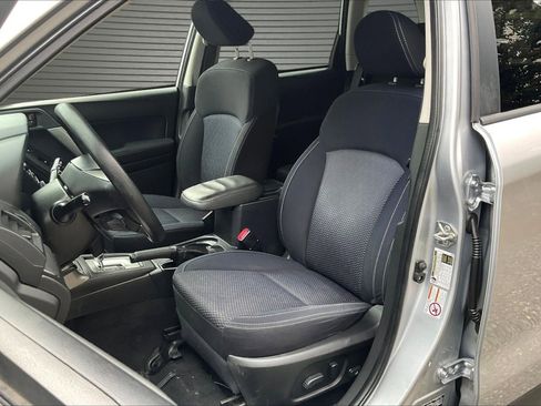 Used 2014 Subaru Forester 2.5i Premium w/ All-Weather Package AWD/4WD image 19