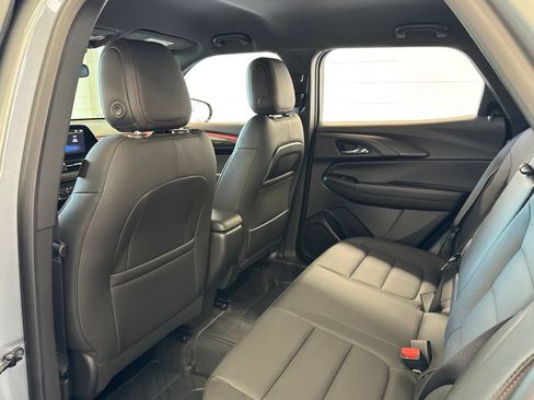 Used 2025 Chevrolet TrailBlazer RS AWD/4WD image 38