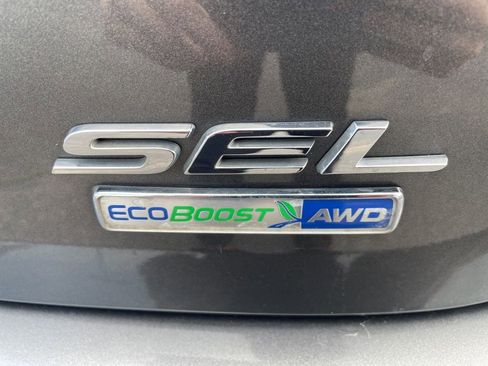 Used 2017 Ford Edge SEL w/ Equipment Group 201A AWD/4WD image 8