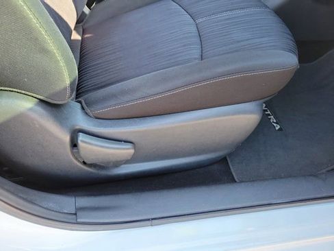 Used 2017 Nissan Sentra SV image 7