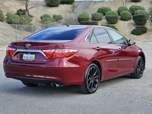 Used 2017 Toyota Camry XLE image 16