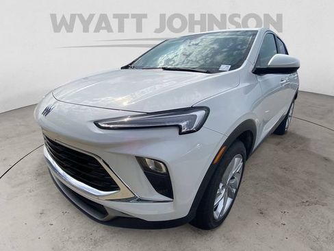Used 2025 Buick Encore GX Preferred FWD image 1