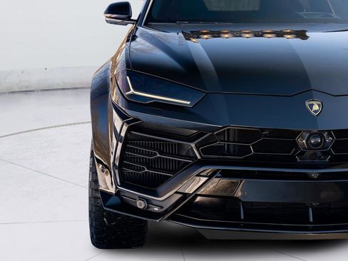 Used 2022 Lamborghini Urus AWD/4WD image 5