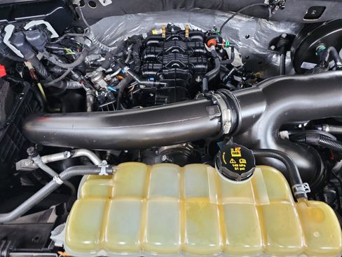 Certified 2021 Ford Expedition XLT image 22