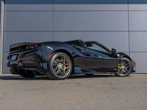 Used 2021 Ferrari F8 Tributo image 9