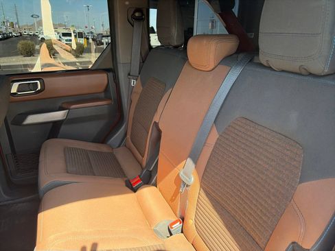 Used 2022 Ford Bronco Outer Banks AWD/4WD image 13