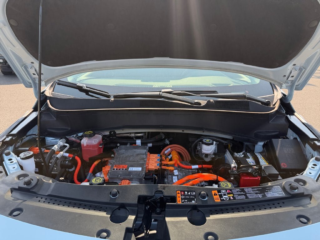 Used 2023 Chevrolet Bolt EUV LT FWD image 30