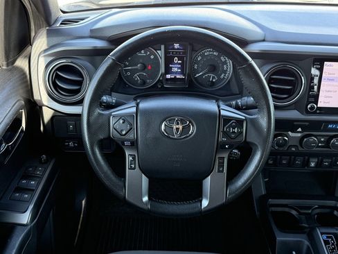 Used 2021 Toyota Tacoma TRD Sport image 16