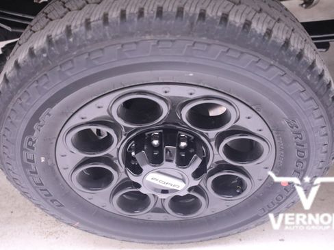 New 2026 Ford F250 Lariat w/ Black Appearance Package image 39