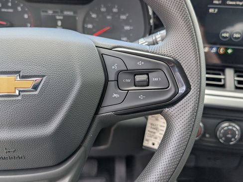 New 2026 Chevrolet Trax LS w/ LS Convenience Package FWD image 17