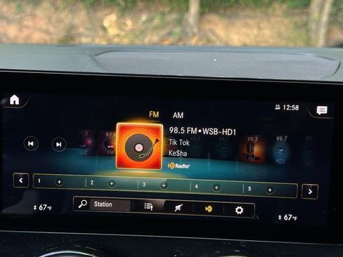 Used 2022 Mercedes-Benz GLB 250 4MATIC image 25