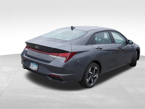 Used 2023 Hyundai Elantra SEL w/ Convenience Package FWD image 3