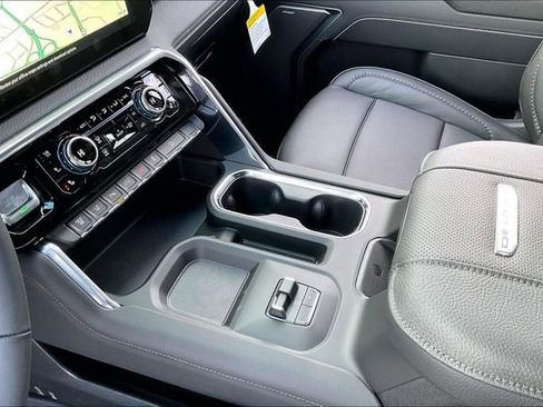 New 2026 GMC Sierra 3500 Denali image 9