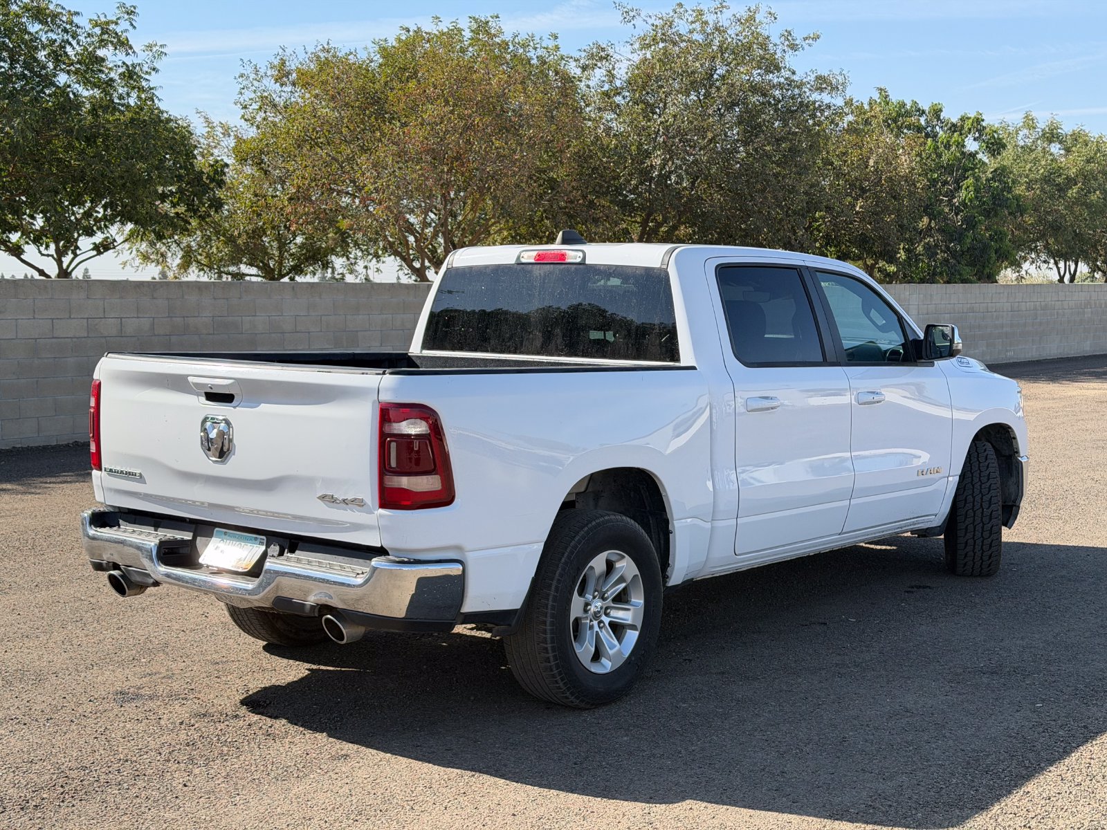 Used 2024 RAM 1500 Laramie AWD/4WD image 3