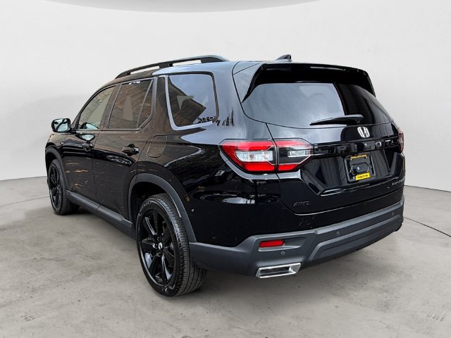 Used 2025 Honda Pilot Black Edition image 7