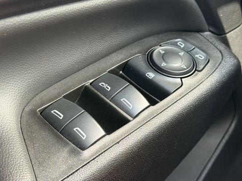 Used 2024 Chevrolet Equinox LT FWD image 31