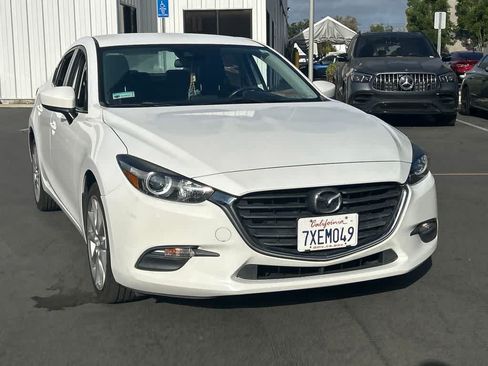 Used 2017 MAZDA MAZDA3 Touring FWD image 4