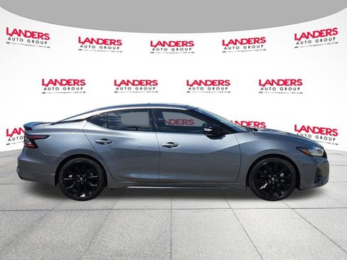 Used 2023 Nissan Maxima SR w/ Sport Mat Group FWD image 2