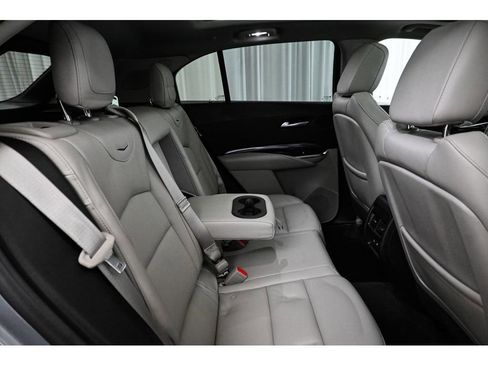 Used 2023 Cadillac XT4 Luxury w/ Cold Weather Package FWD image 18
