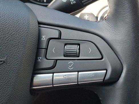 Used 2023 Cadillac XT4 Luxury w/ Cold Weather Package AWD/4WD image 18